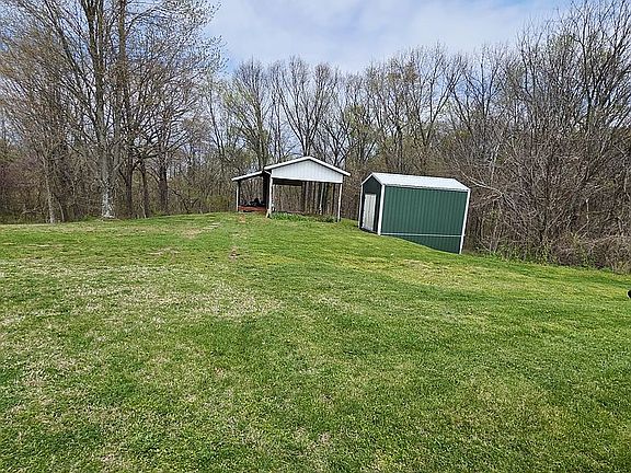 3rd image of 278 N Two Churches Rd