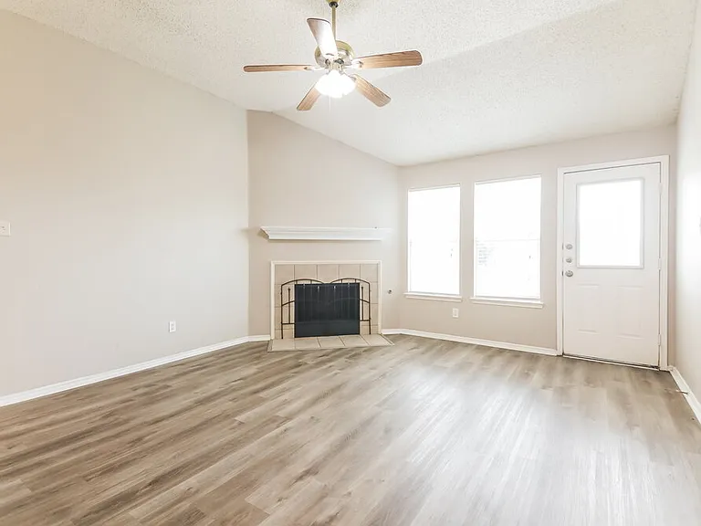 1108 Cumberland Dr — Photo 4