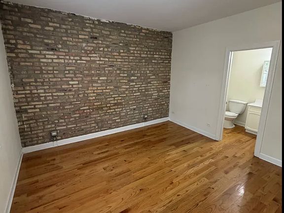2nd image of 3342 W Wilson Ave #2S