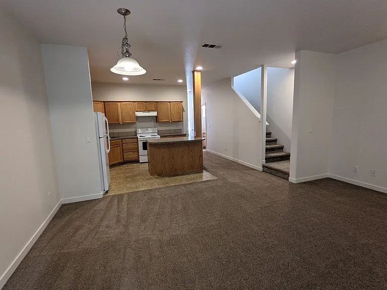 Halsey East Townhomes — Photo 139