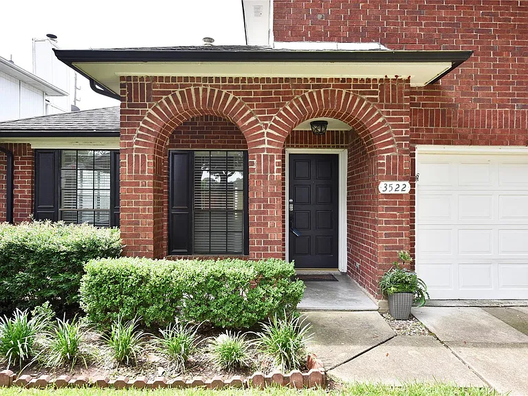 3522 Pecan Point Dr — Photo 2