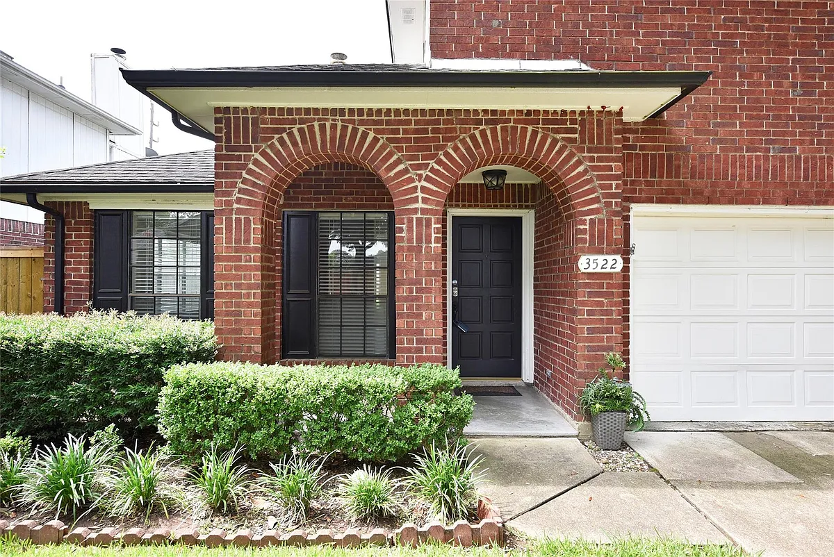 Building Photo - 3522 Pecan Point Dr