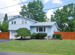 5727 Stevens Dr, Cicero, NY 13039