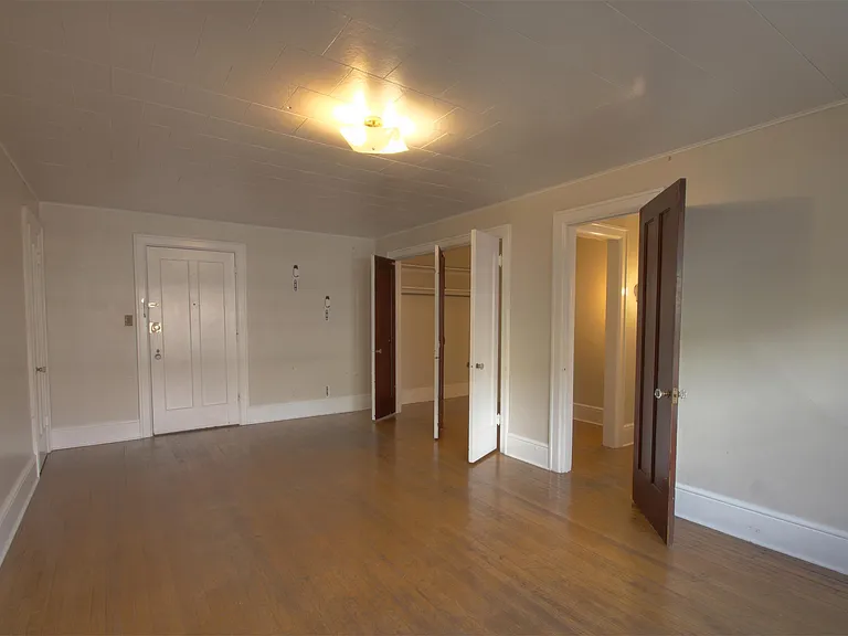439 University Ave #33 — Photo 3