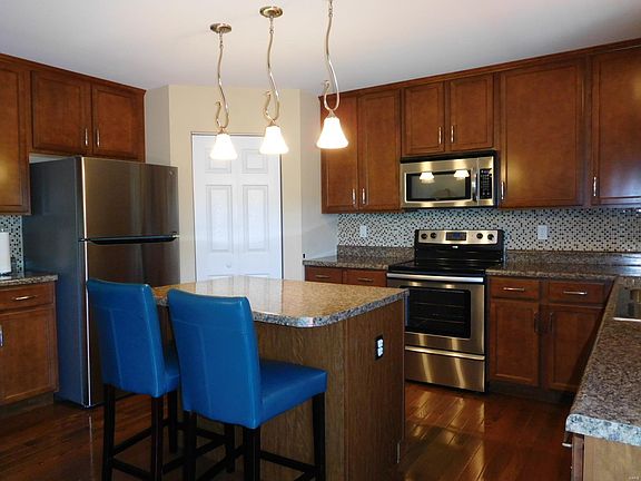 4th image of 2725 Valley Brook Dr