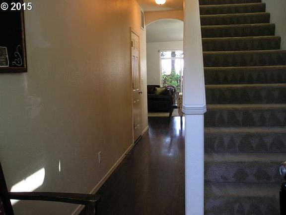 2nd image of 1274 SE Roundelay St