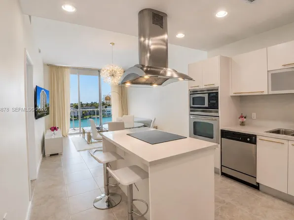 7930 East Dr APT 506, North Bay Village, FL 33141