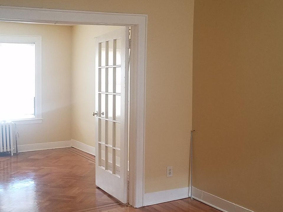 1st image of 21820 Merrick Blvd