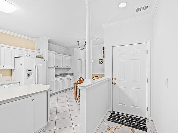 3rd image of 131 Chenoa Dr. #A