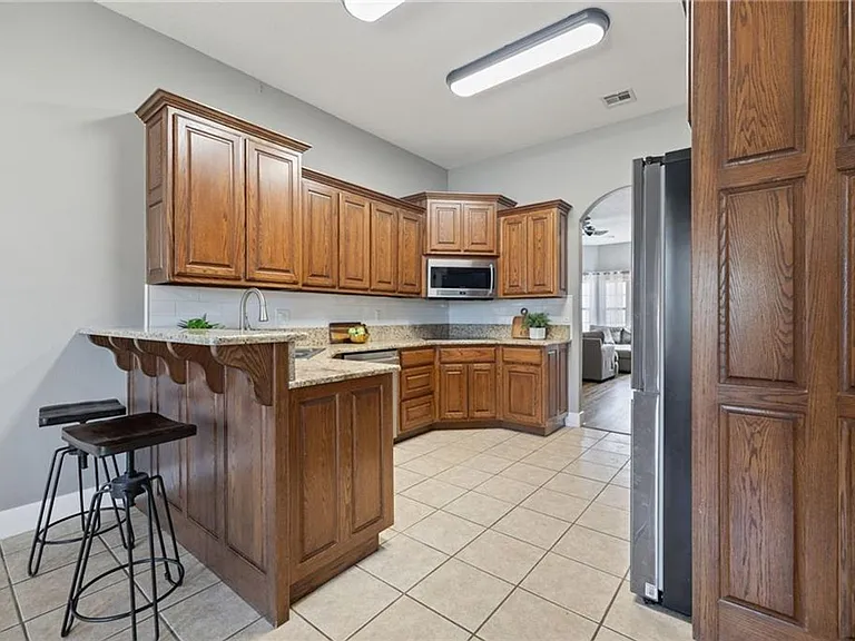 1406 N Latisha Ln — Photo 4