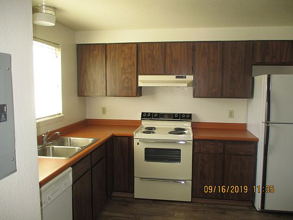 3rd image of 1259 Redwood Cir APT 5