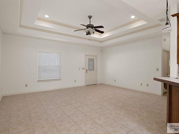 3rd image of 609 Purple Ln