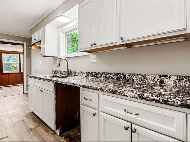 109 Carlisle St — Photo 4