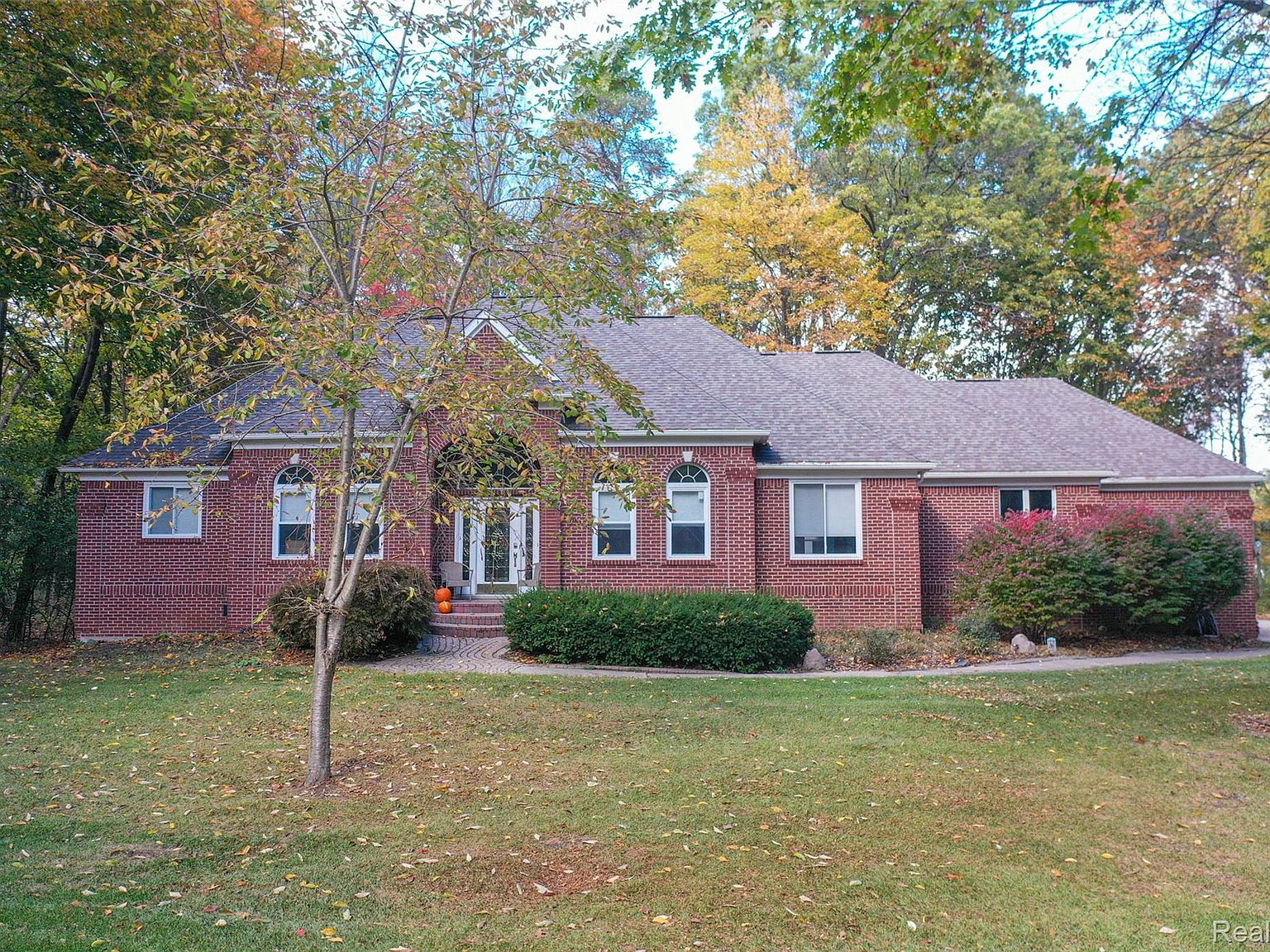 5812 Pine Breeze Dr, Clarkston, MI 48346 | Zillow