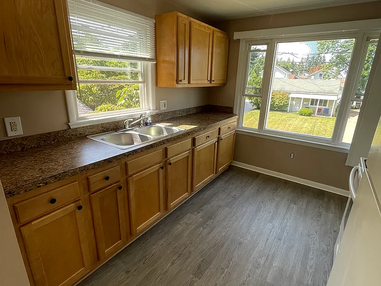 228 Bachtel St SW #3 — Photo 8