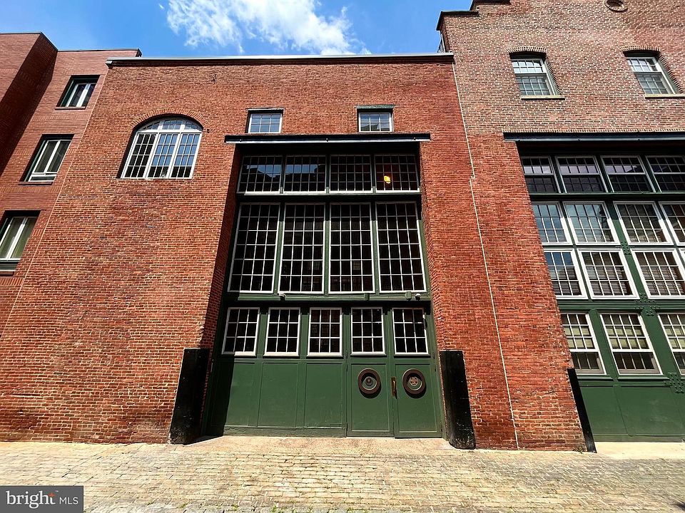 1st image of 130 N Bread St #107