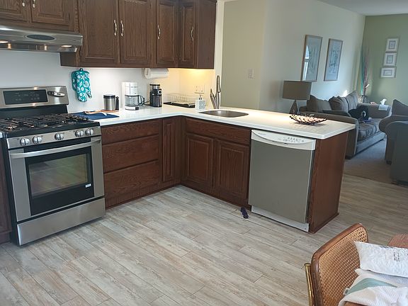 Kitchen, looking into Living Room at right