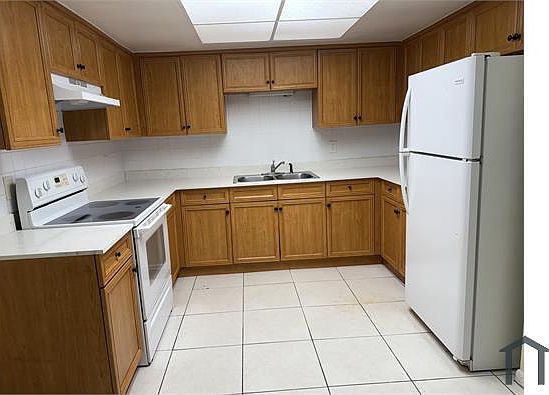 3rd image of 2339 NW 28th St #A