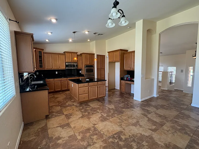 4524 W Rushmore Dr — Photo 10