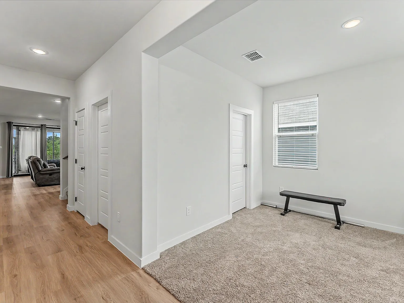 5 bed, 2770 sqft, $2,400 — Photo 3