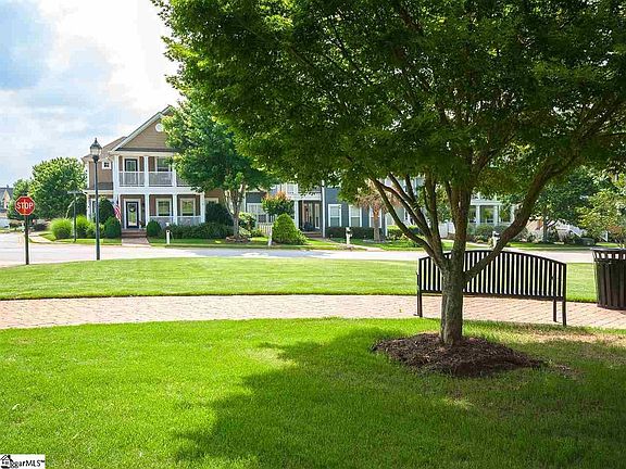 3rd image of 408 Hayworth Dr