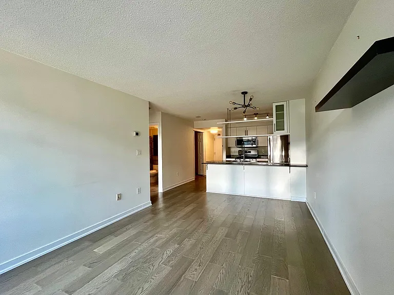 10 Navy Wharf Ct #608 — Photo 17