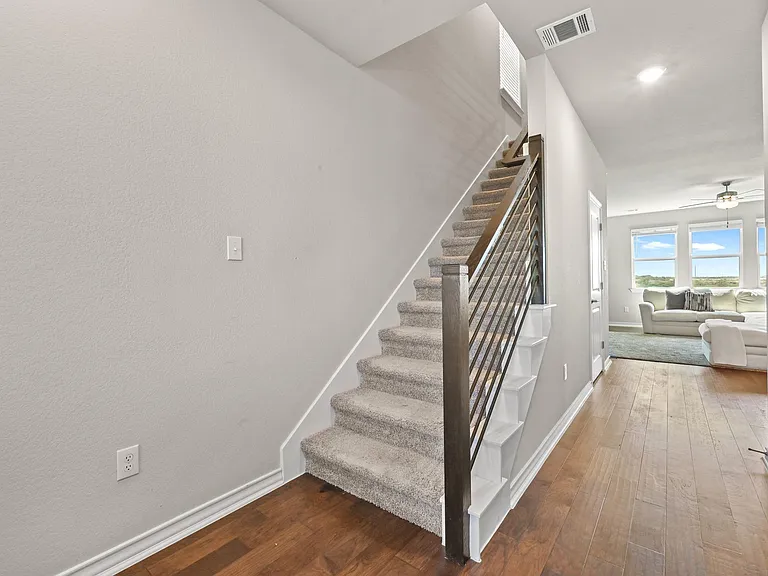 488 Pepperbark Loop — Photo 4