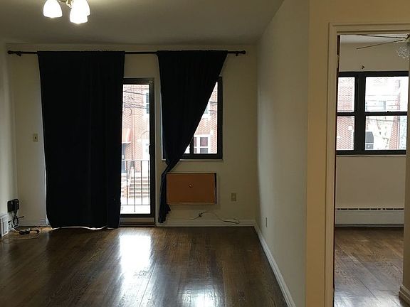 2nd image of 2540 45th St APT 2