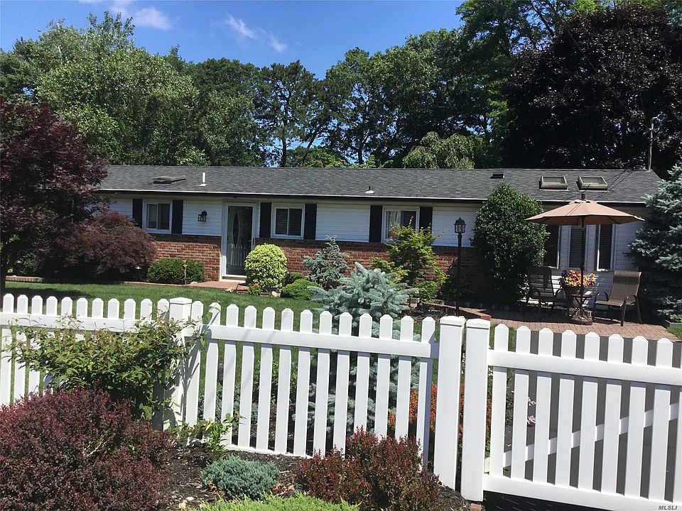 1st image of 7 Aster Ave