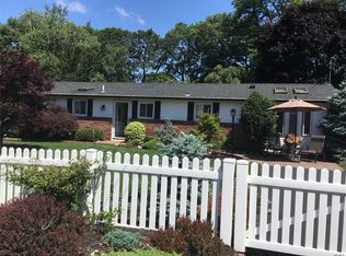 7 Aster Ave, Holtsville, NY 11742