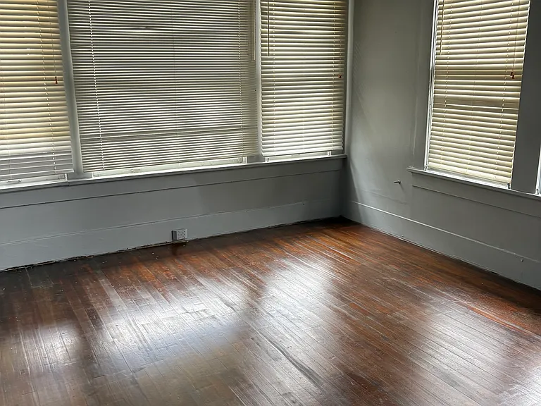 539 Kirby Pl — Photo 5