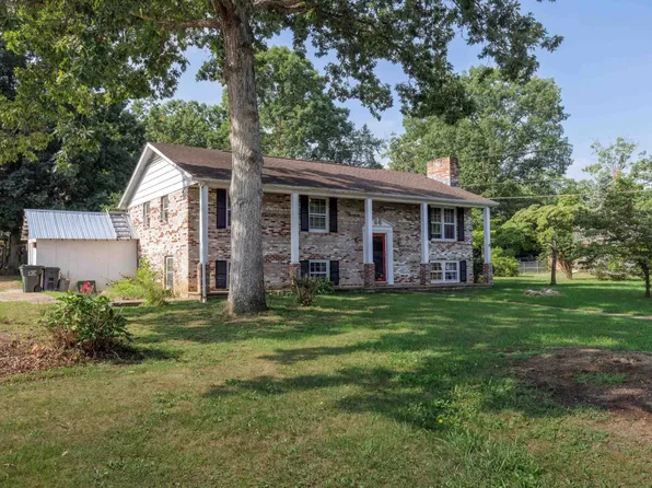 119 Flint Mountain Dr, Stuarts Draft, VA 24477