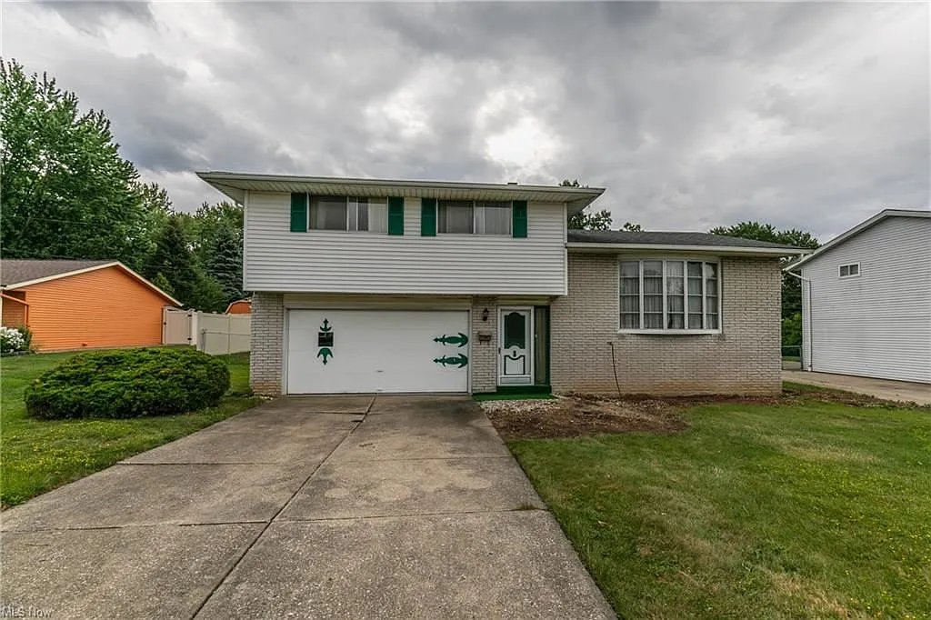 5655 Carlton Dr photo 1