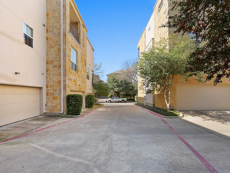 3800 Holland Ave #4 — Photo 32