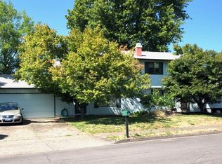 1206 Lawnridge Ave, Springfield, OR 97477