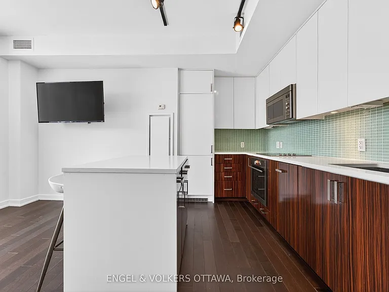 300 Lisgar St #1210 — Photo 13