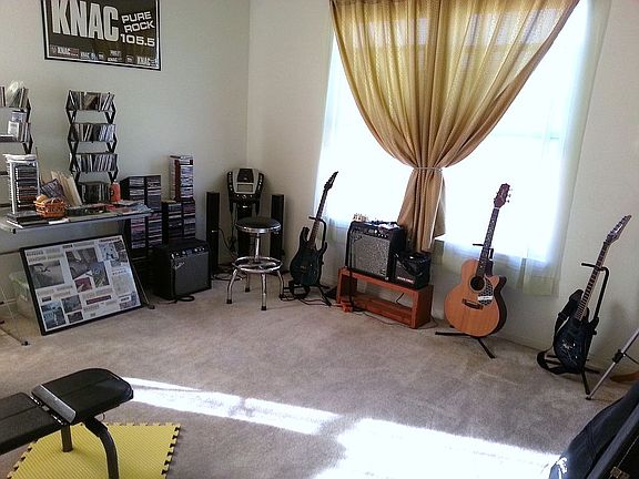 Downstairs loft music room