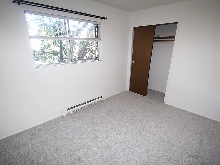 5112 Ravenna Apartments - Ravenna — Photo 8