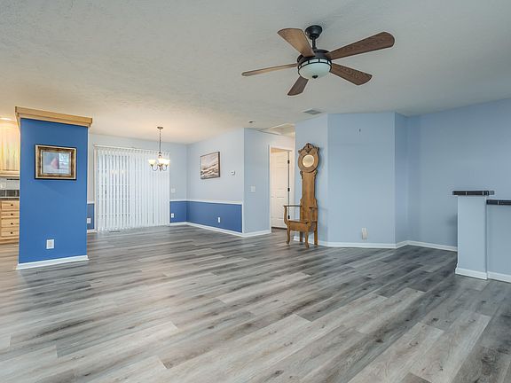 5th image of 13555 Linden Ln