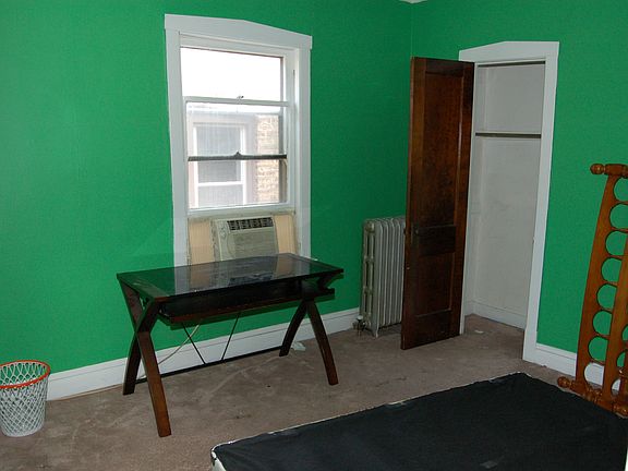 4th image of 5853 N Fairfield Ave