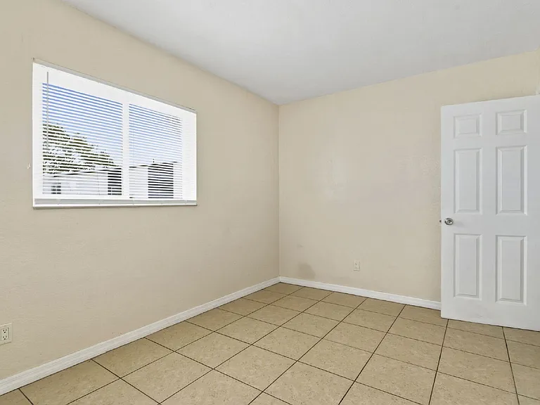 1799 Russell St S #3 — Photo 18