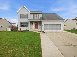 60 Elmleaf Dr, Cheektowaga, NY 14227