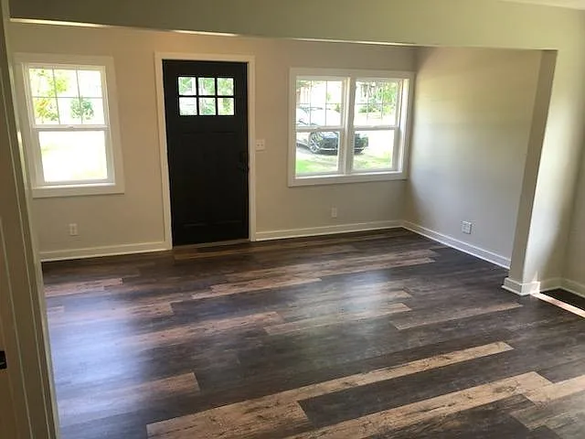 3305 S Woods Ave — Photo 12