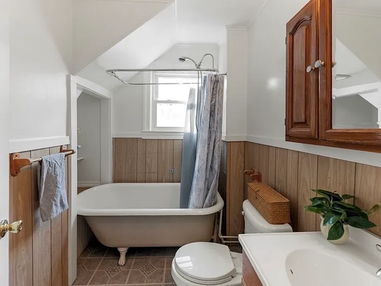 8 Peck Ave #B — Photo 10