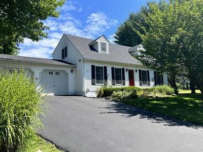 97 Round Hill Road, Poughkeepsie, NY, 12603