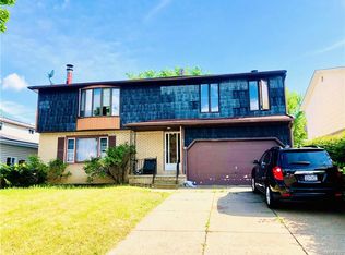 41 Lemans Dr, Depew, NY 14043