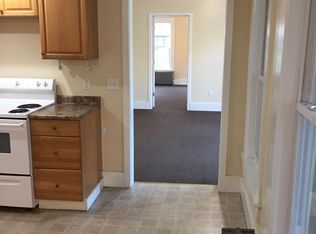 4 Pond St APT 2, Greenfield, MA 01301