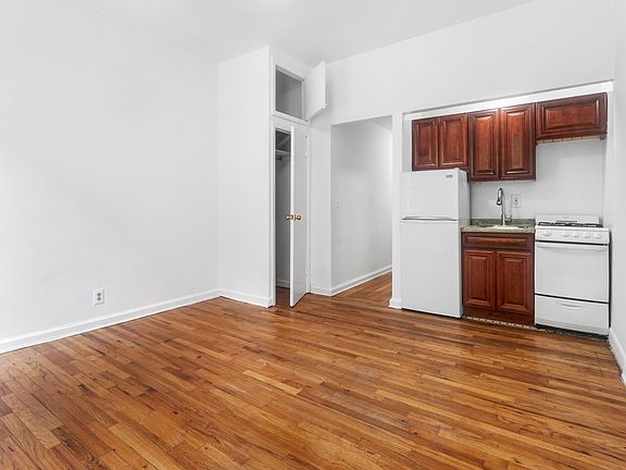 4th image of 203 W 91st St APT 1D