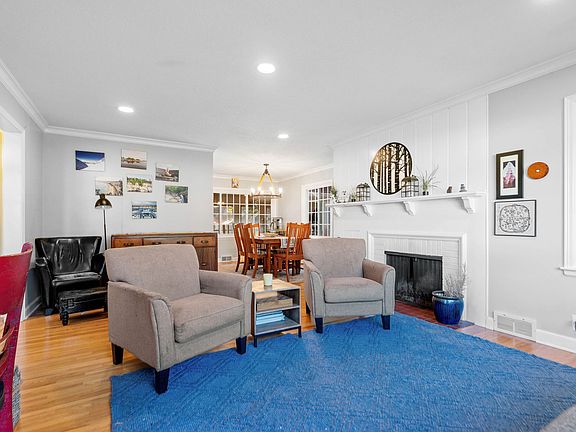 4th image of 343 Sweet Briar Ln