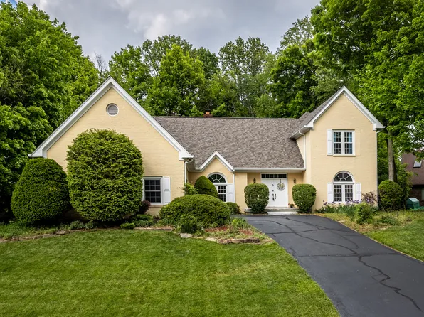 12348 Seaway Cir, Indianapolis, IN 46236